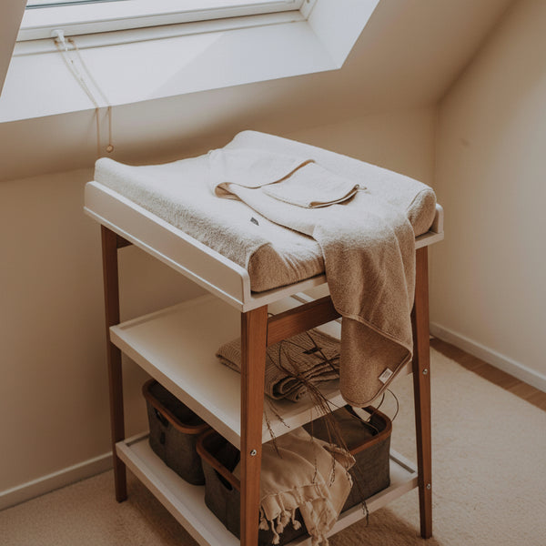 Hip Wooden Changing Table (White/Natural)