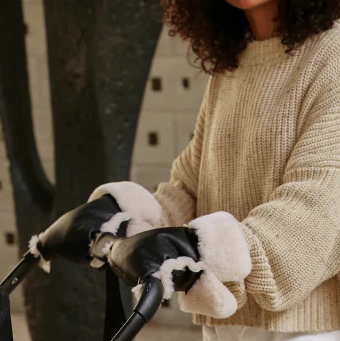 Coated Sheepskin Buggy Mittens (Noir/Milk)