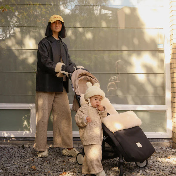 Sheepskin Universal Fixed Harness Buggy Puffmuff (Noir + Milk)