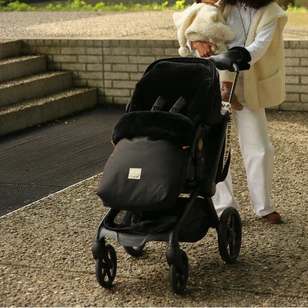 Sheepskin Universal Fixed Harness Buggy Puffmuff (Noir + Noir)