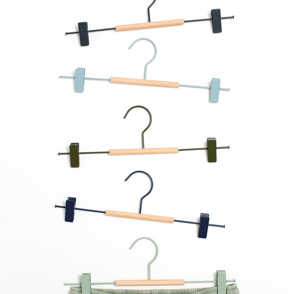 Adult Coated Wire Clip Hangers Set of 5 (Winter)