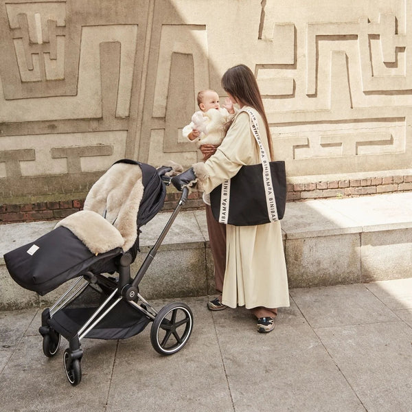 Sheepskin Universal Fixed Harness Buggy Puffmuff (Noir + Toast)