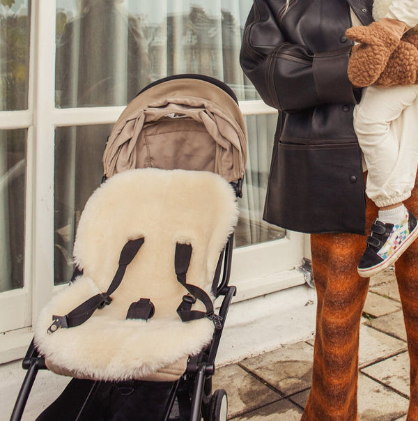 Fixed Harness Sheepskin Snuggler (Milk)
