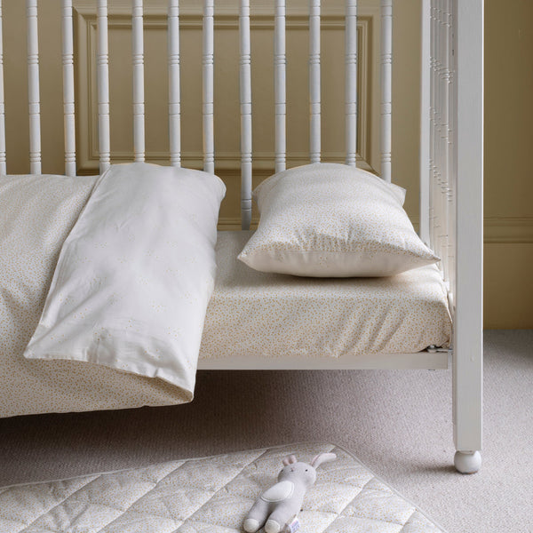 Organic Cotbed Fitted Sheet (Daisy Meadow)