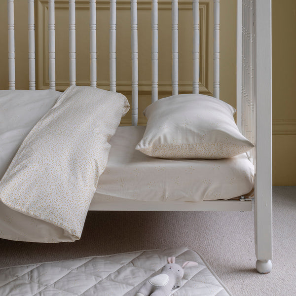 Organic Cotbed Fitted Sheet (Wild Chamomile)