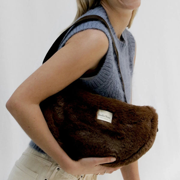 MAMA Studio Noos Faux Fur Pack Cross Body Bag (Brown)
