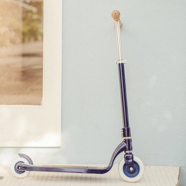 Banwood Kids Maxi Scooter with Basket (Navy)