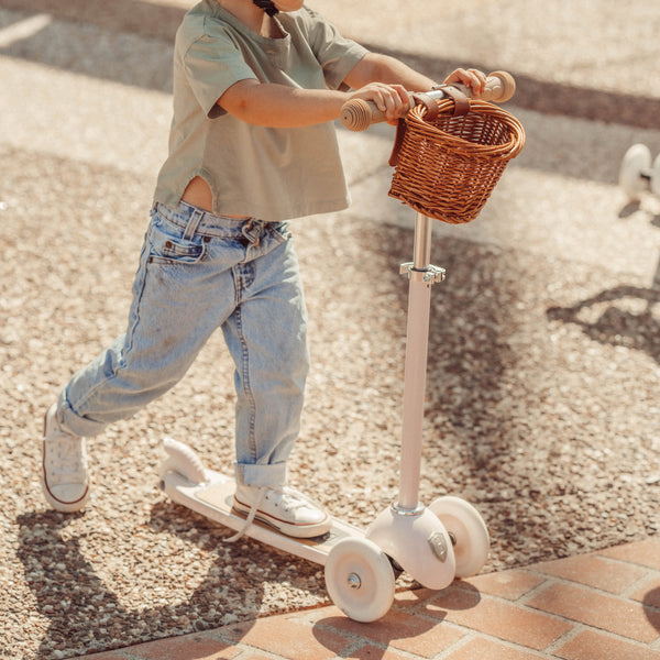 Banwood Kids 3 Wheel Scooter with Basket (White)