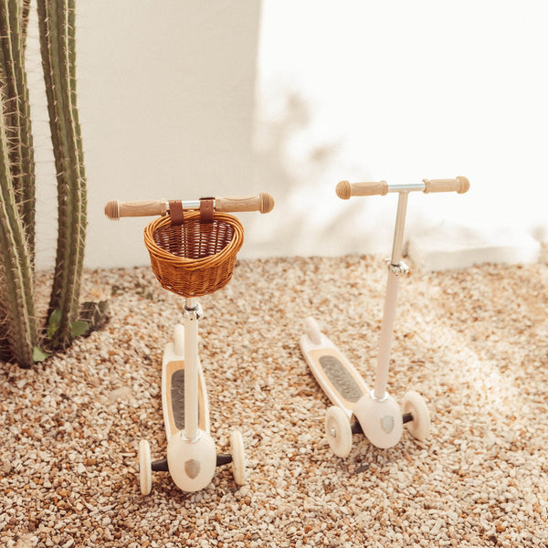 Banwood Kids 3 Wheel Scooter with Basket (Cream)