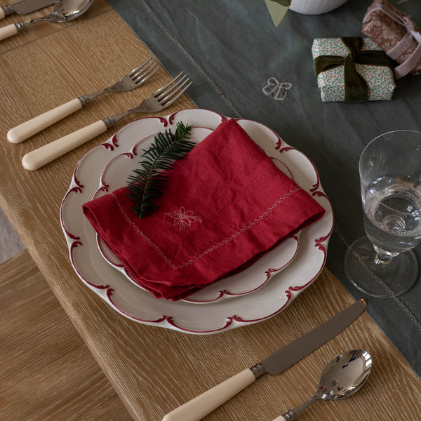 Embroidered Linen Napkins, Set of 2 (Berry)