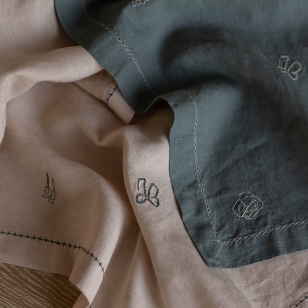 Linen Christmas Table Runner (Pine Green)