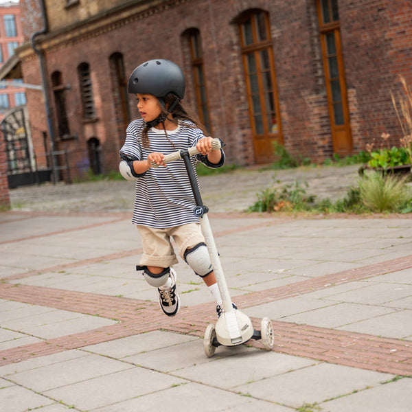 Highway Kick 3S Steerable Foldable Scooter with LED Wheels (Ash)