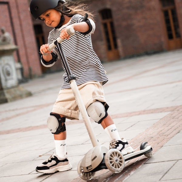 Highway Kick 3S Steerable Foldable Scooter with LED Wheels (Ash)