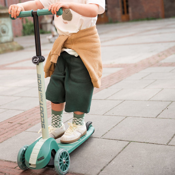 Highway Kick 3S Steerable Foldable Scooter with LED Wheels (Forest)