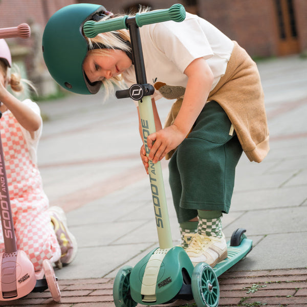 Highway Kick 3S Steerable Foldable Scooter with LED Wheels (Forest)