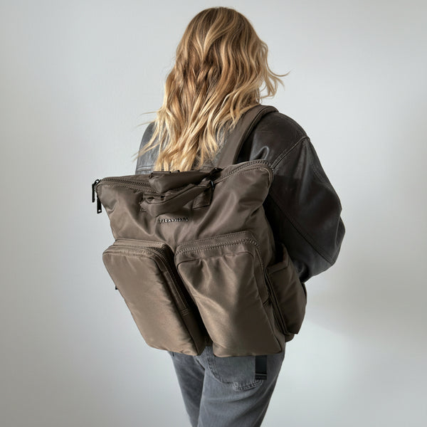 Ozzy Baby Change Tote and 2.0 Backpack (Chocolate)