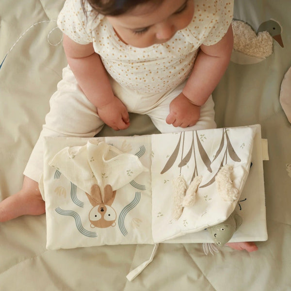 Sensory Baby Fabric Book (Tales of the Riverbank)