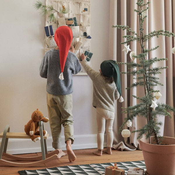 Alf Knitted Christmas Hat (Apple Red)