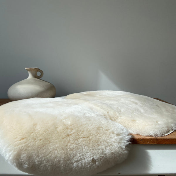 Fixed Harness Sheepskin Snuggler (Milk)