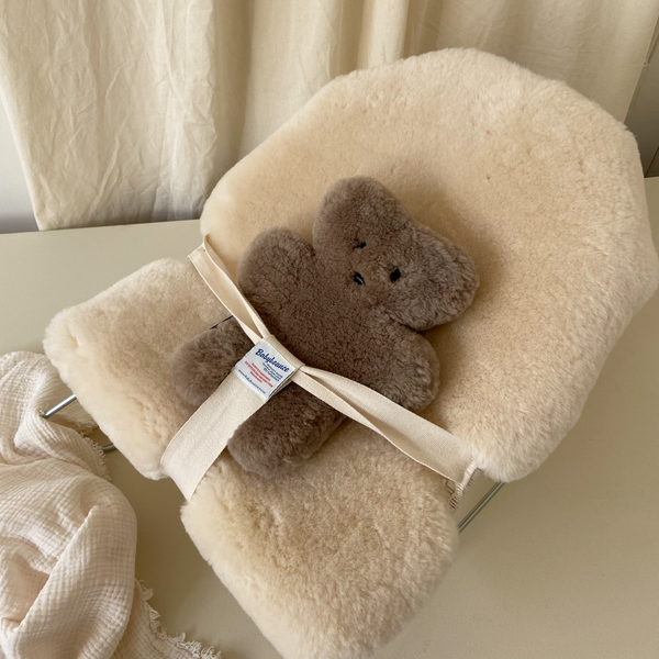 Sheepskin Snuggler (Milk)