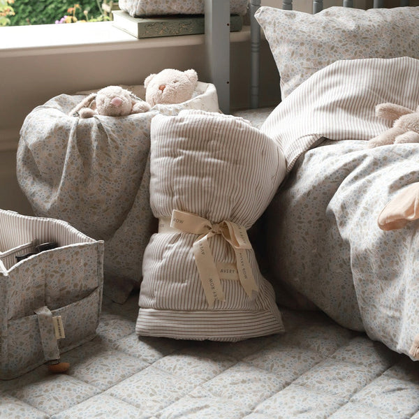 Woven Quilted Cot & Single Bedspread (Natural Stripe)