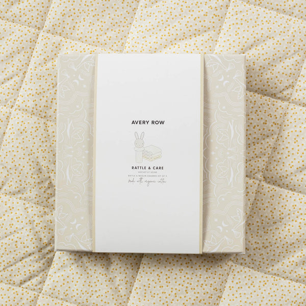 Rattle & Organic Cotton Muslin New Baby Gift Set (Chamomile)