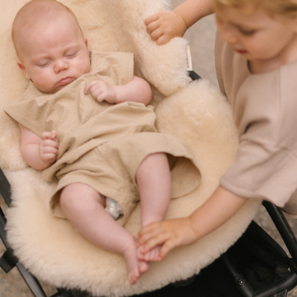 Fixed Harness Sheepskin Snuggler (Milk)