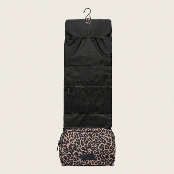 T+M Travel Hanging Changing or Wash Bag Organiser (Leopard Print)