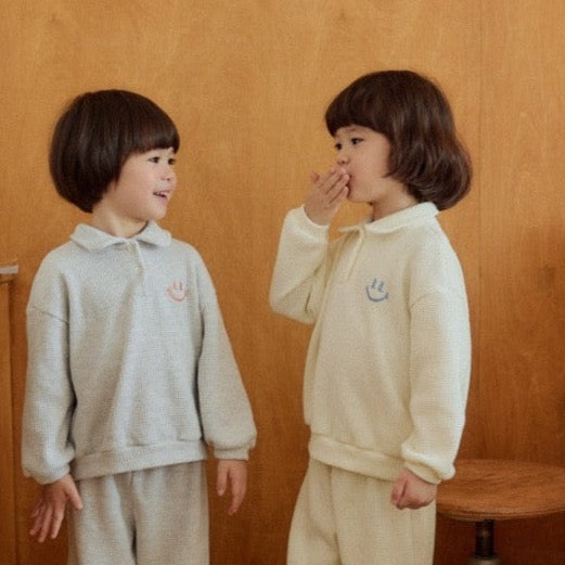 Smile Waffle Cotton Buttoned Collared Sweatshirt (Ivory)