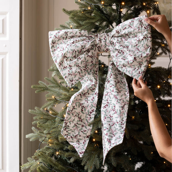 Christmas Berry Vines Hanging Bow