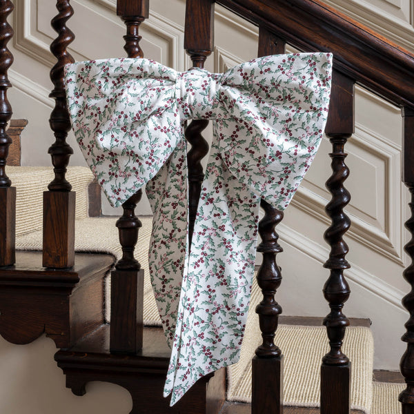 Christmas Berry Vines Hanging Bow