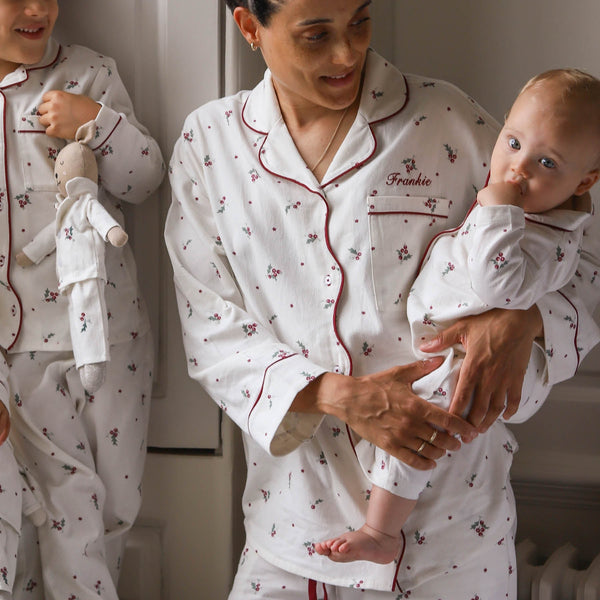 Women's Organic Cotton Flannel Christmas Pyjamas (Holly Scatter)