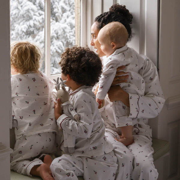 Women's Organic Cotton Flannel Christmas Pyjamas (Holly Scatter)