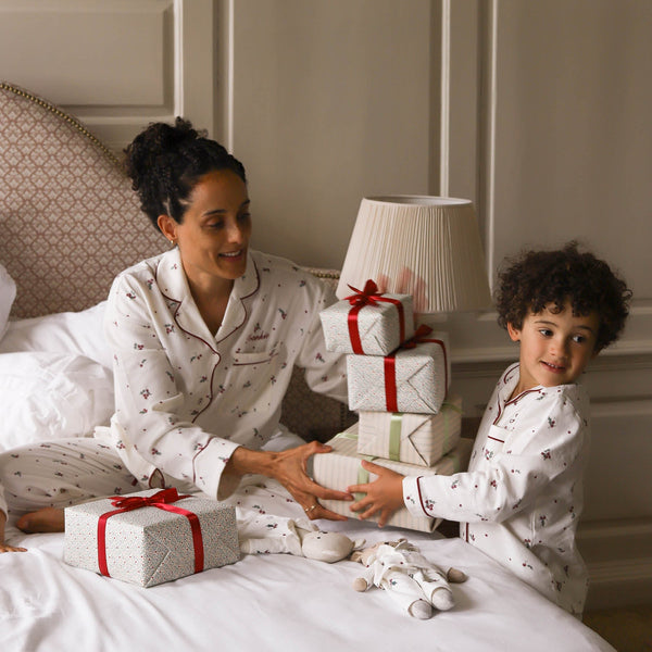 Women's Organic Cotton Flannel Christmas Pyjamas (Holly Scatter)
