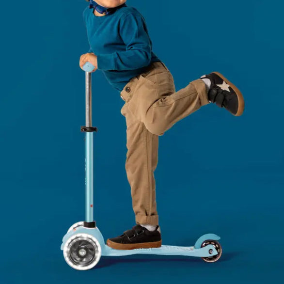 Mini Micro 4 in 1 Deluxe Scooter with LED Wheels (Blue)