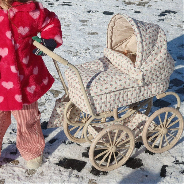 Minnie Floral Print Vintage Traditional Dolls Pram (Verona Blues)