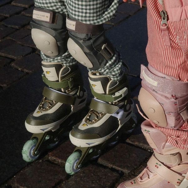 Lemon Print Light Up Adjustable Roller-skates (Kalamata)