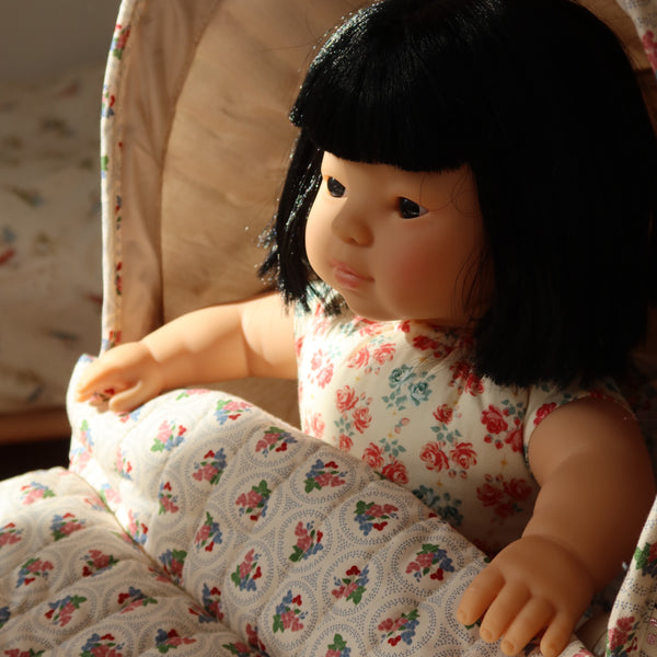 Minnie Floral Print Vintage Traditional Dolls Pram (Verona Blues)