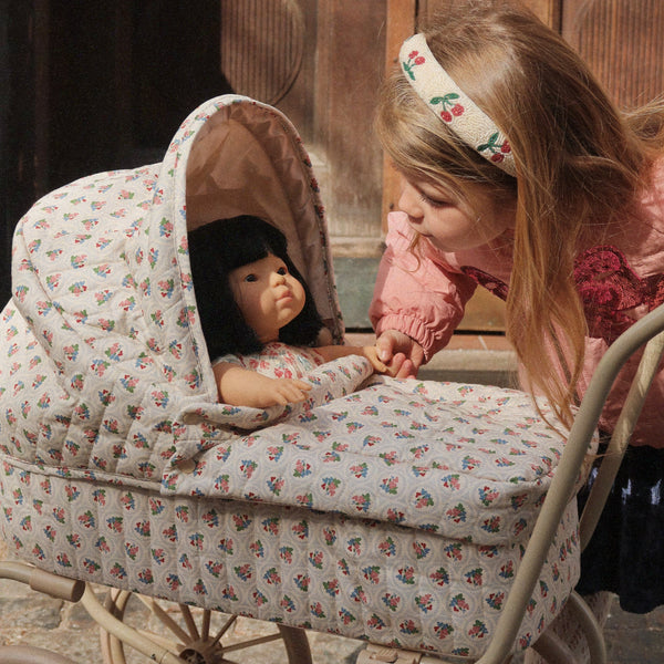 Minnie Floral Print Vintage Traditional Dolls Pram (Verona Blues)