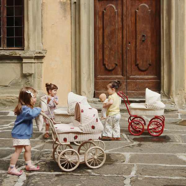 Minnie Polkadot Vintage Traditional Dolls Pram (Estate Dot)