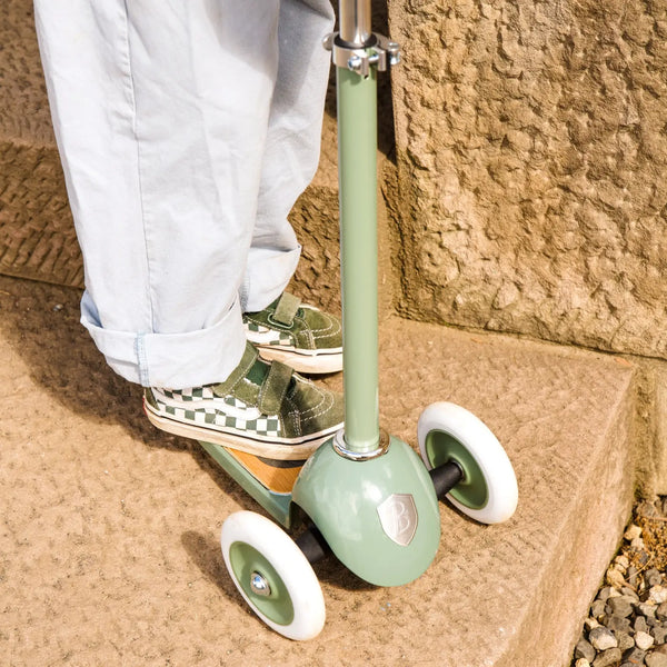 Banwood Kids 3 Wheel Scooter with Basket (Forest)