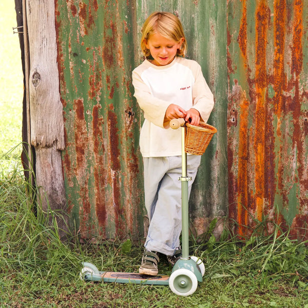 Banwood Kids 3 Wheel Scooter with Basket (Forest)