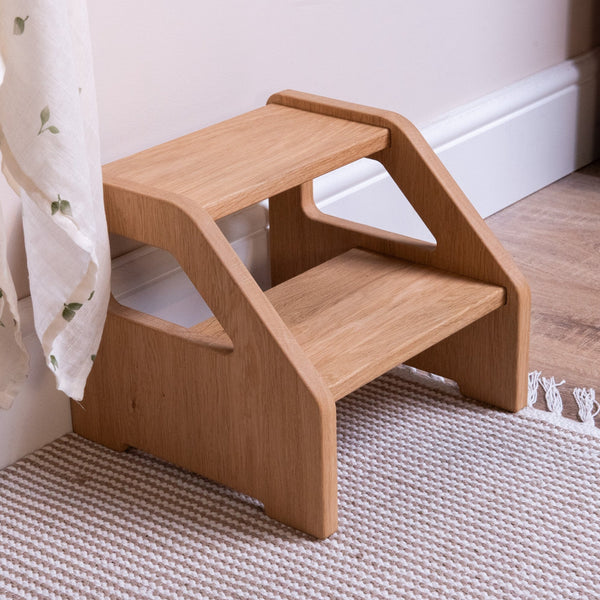 The Nestie Kids Step Stool (Solid Oak)