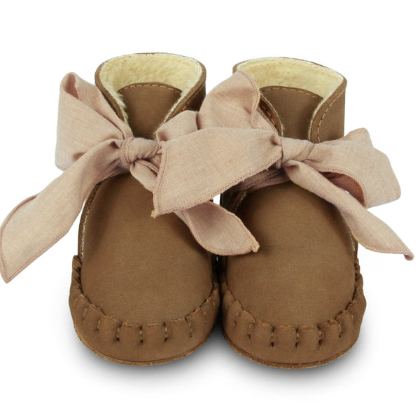 Pina Leather Baby Booties with Faux Fur Lining + Organza Laces (Hazelnut)