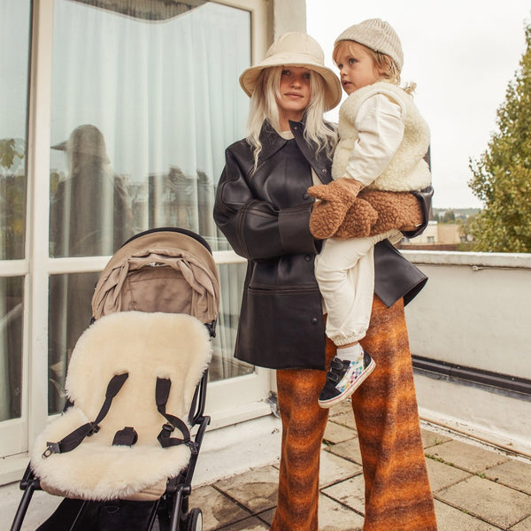 Sheepskin Snuggler (Milk)