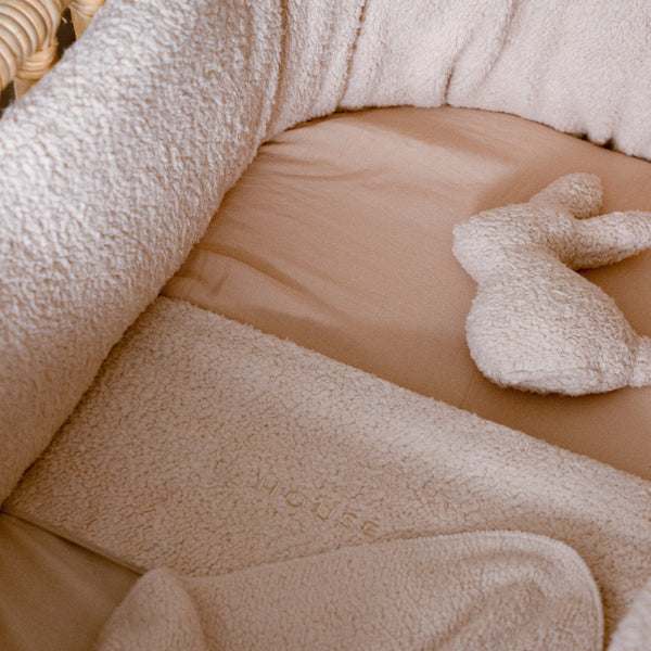 Oatmeal Teddy Borg Crib Sheet